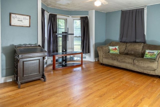 59 River St, Bernardston, MA 01337