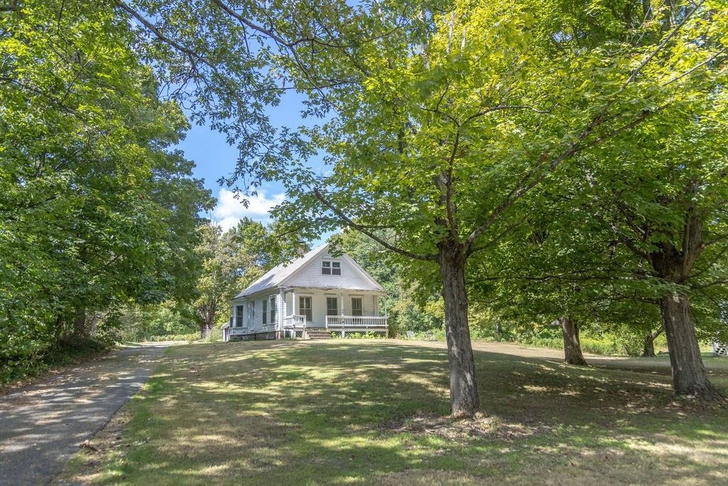 59 River St, Bernardston, MA 01337