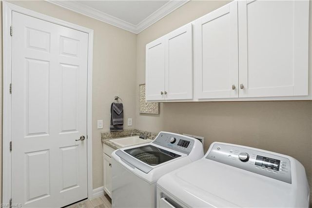 28091 Foxrock CT, Bonita Springs, FL 34135