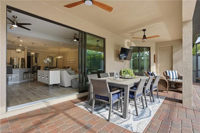 28091 Foxrock CT, Bonita Springs, FL 34135