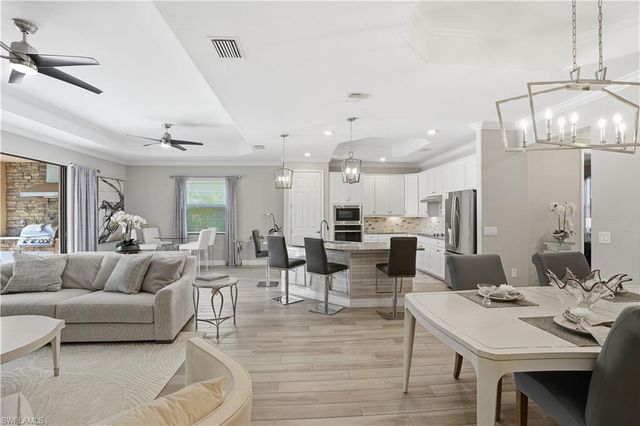 28091 Foxrock CT, Bonita Springs, FL 34135