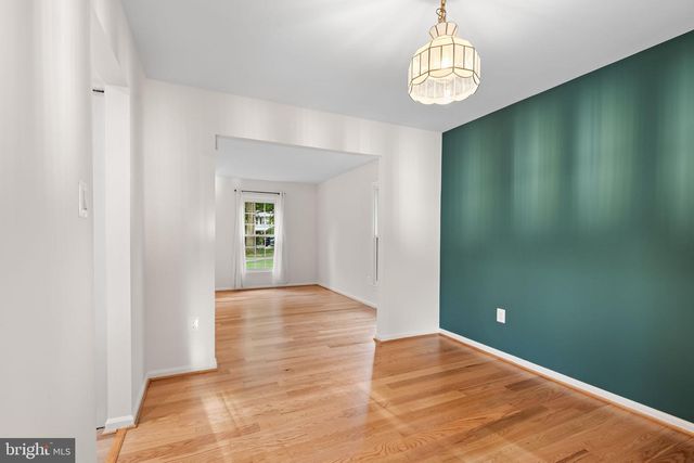5 LONGWORTH CT, Gaithersburg, MD 20879