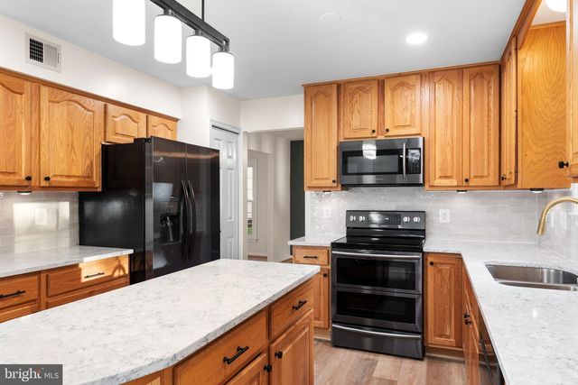 5 LONGWORTH CT, Gaithersburg, MD 20879