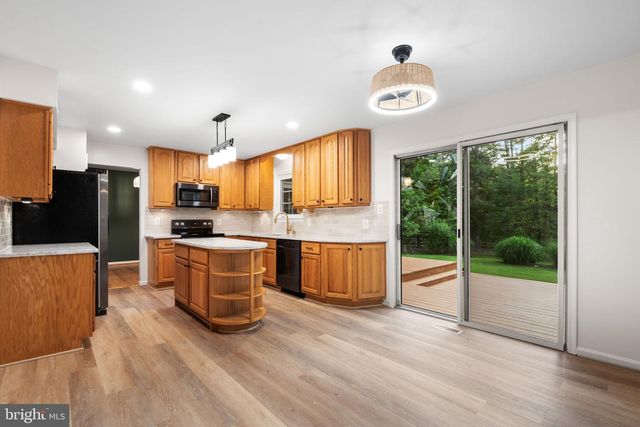 5 LONGWORTH CT, Gaithersburg, MD 20879