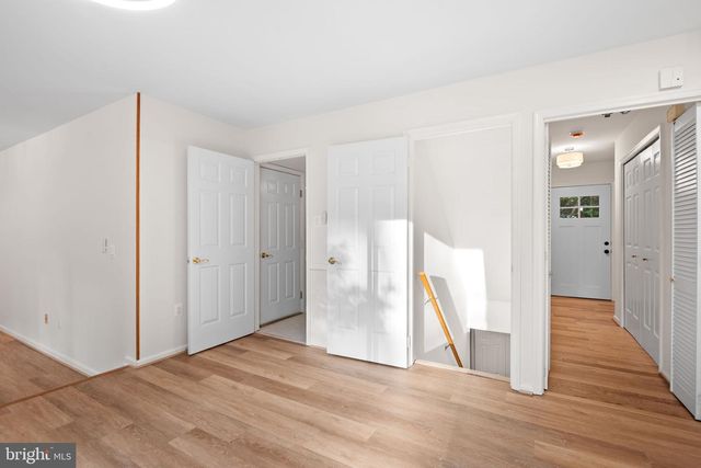 5 LONGWORTH CT, Gaithersburg, MD 20879