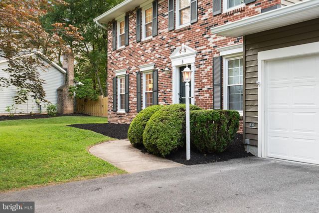 5 LONGWORTH CT, Gaithersburg, MD 20879