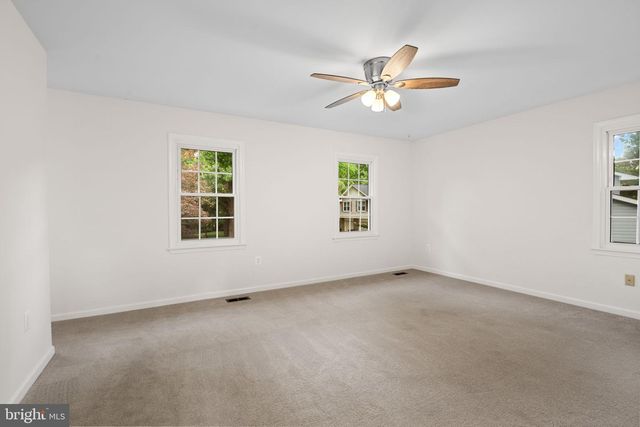 5 LONGWORTH CT, Gaithersburg, MD 20879
