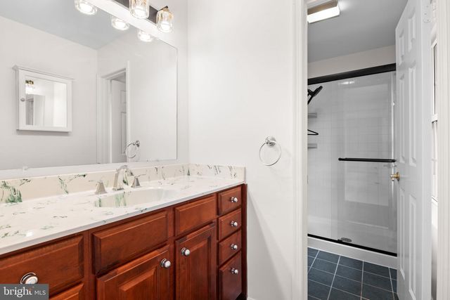 5 LONGWORTH CT, Gaithersburg, MD 20879