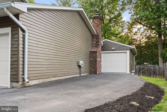 5 LONGWORTH CT, Gaithersburg, MD 20879
