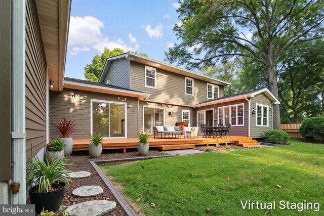 5 LONGWORTH CT, Gaithersburg, MD 20879