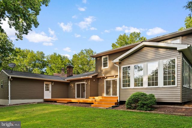 5 LONGWORTH CT, Gaithersburg, MD 20879