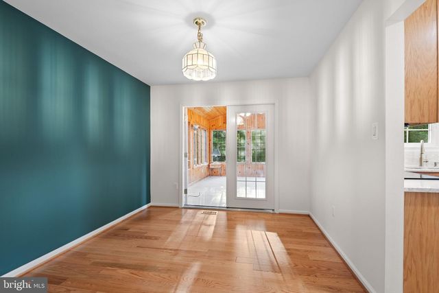 5 LONGWORTH CT, Gaithersburg, MD 20879