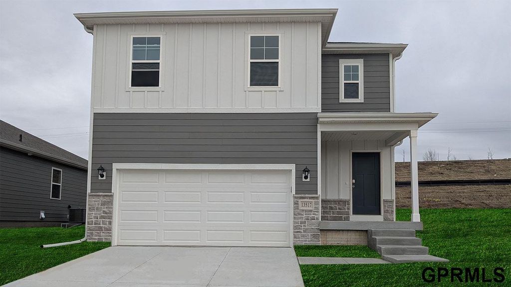 13605 Read Street, Omaha, NE 68142