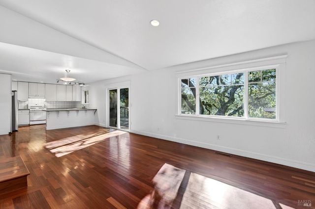 105 Hooker Ave, Sonoma, CA 95476