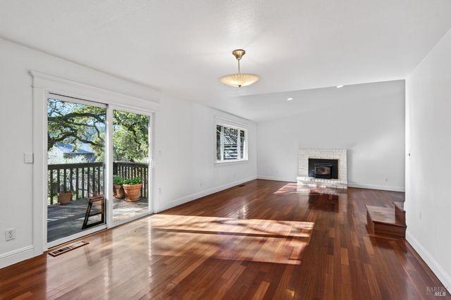 105 Hooker Ave, Sonoma, CA 95476