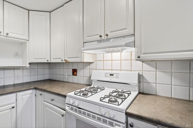 105 Hooker Ave, Sonoma, CA 95476