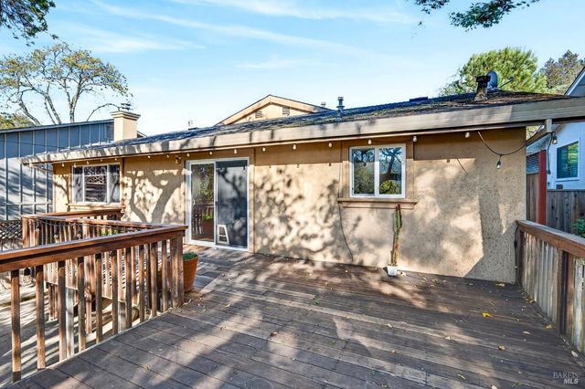 105 Hooker Ave, Sonoma, CA 95476