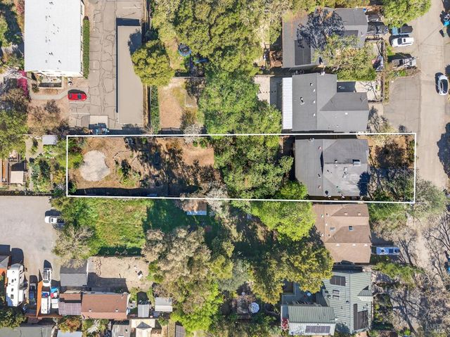 105 Hooker Ave, Sonoma, CA 95476