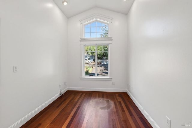 105 Hooker Ave, Sonoma, CA 95476