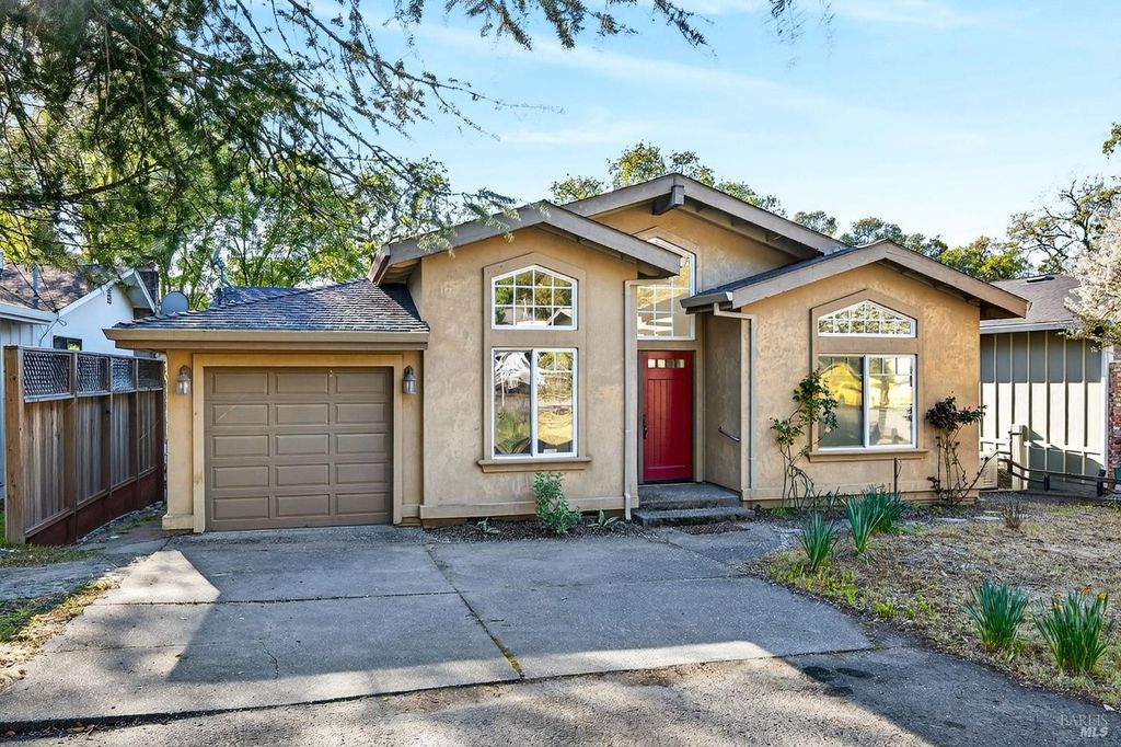 105 Hooker Ave, Sonoma, CA 95476