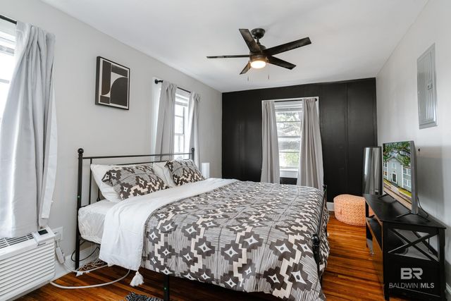 1300 Illinois Street, Mobile, AL 36604