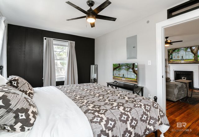 1300 Illinois Street, Mobile, AL 36604