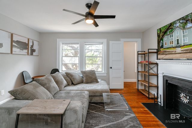 1300 Illinois Street, Mobile, AL 36604