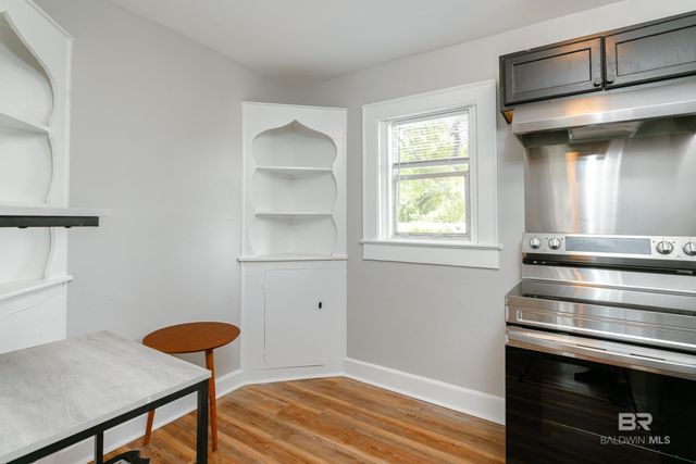 1300 Illinois Street, Mobile, AL 36604