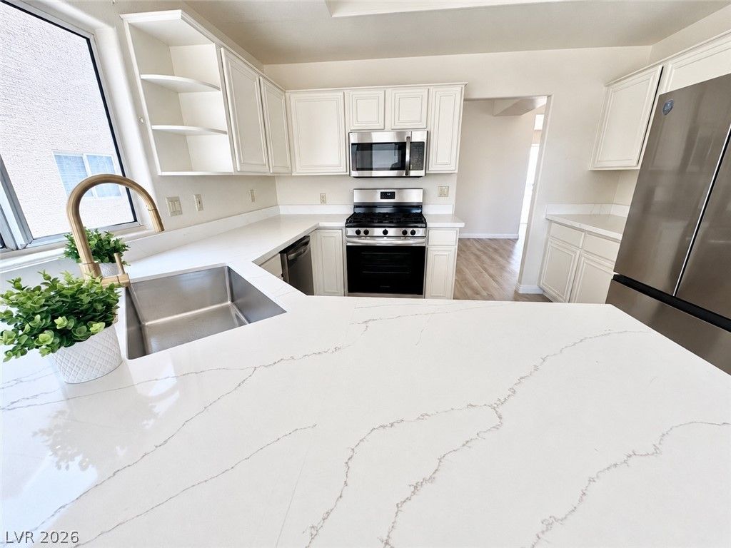 9024 Sundial Drive, Las Vegas, NV 89134 — photo 2
