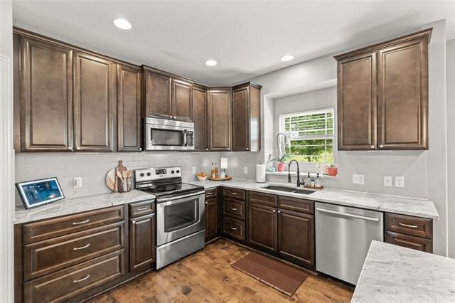 4209 N 141st Street, Basehor, KS 66007