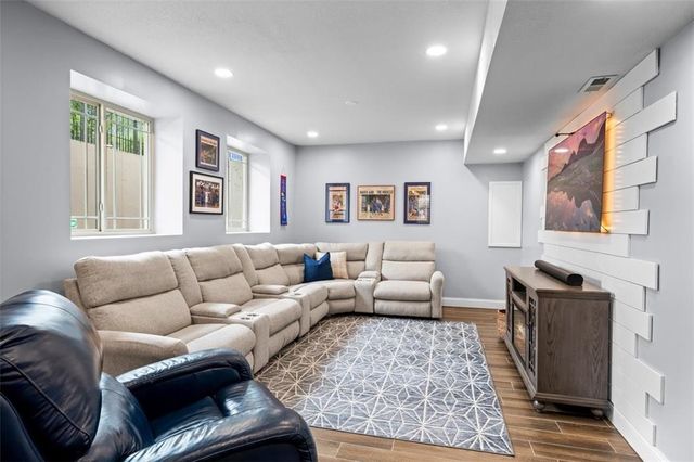 4209 N 141st Street, Basehor, KS 66007