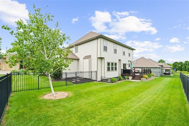4209 N 141st Street, Basehor, KS 66007