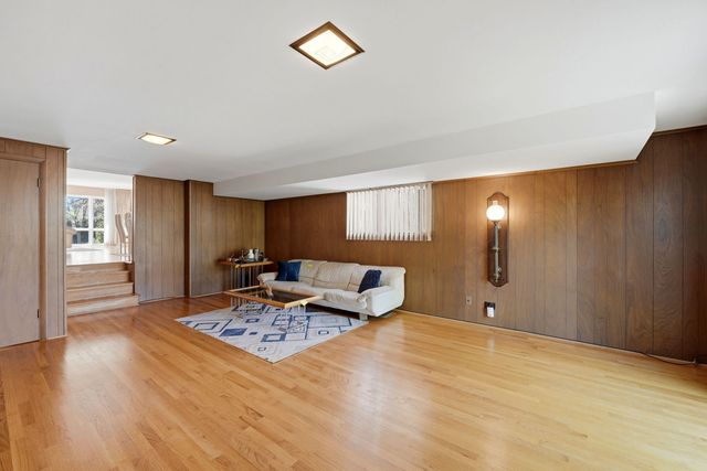 4650 W Lunt Avenue, Lincolnwood, IL 60712