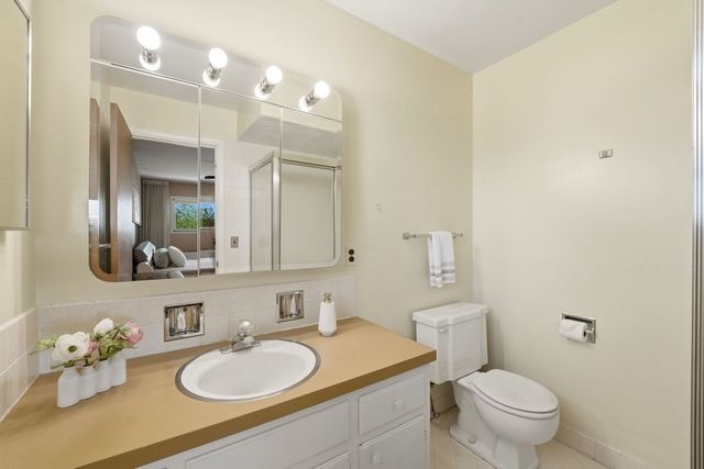 4650 W Lunt Avenue, Lincolnwood, IL 60712