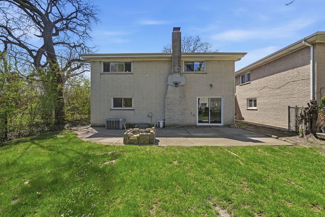 4650 W Lunt Avenue, Lincolnwood, IL 60712