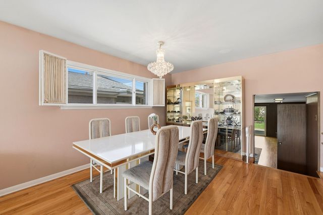 4650 W Lunt Avenue, Lincolnwood, IL 60712