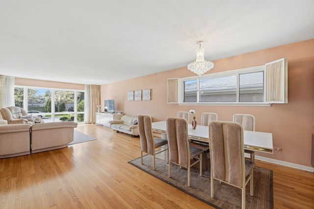 4650 W Lunt Avenue, Lincolnwood, IL 60712