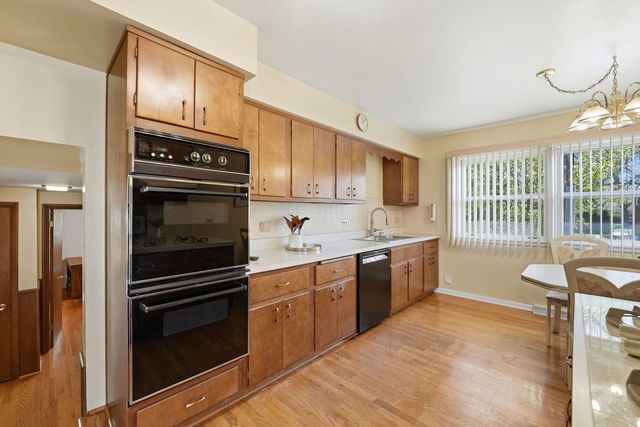 4650 W Lunt Avenue, Lincolnwood, IL 60712