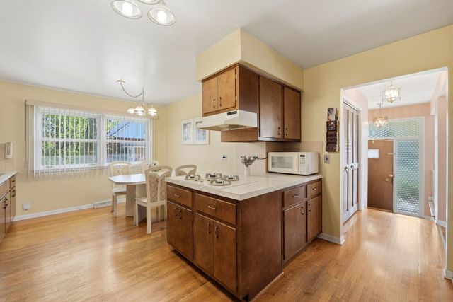 4650 W Lunt Avenue, Lincolnwood, IL 60712