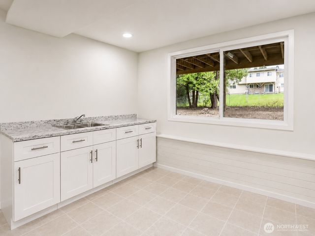 9439 11th Avenue SW, Seattle, WA 98106