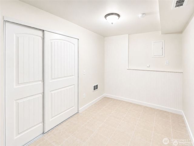 9439 11th Avenue SW, Seattle, WA 98106