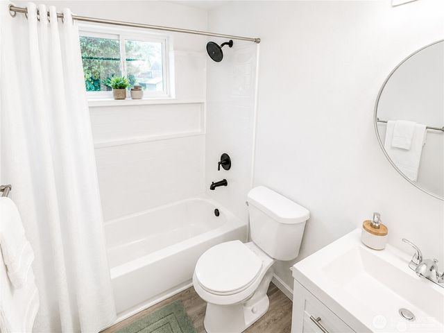 9439 11th Avenue SW, Seattle, WA 98106