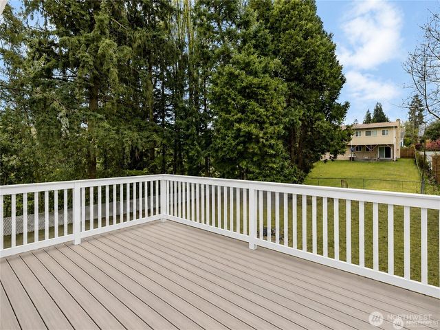 9439 11th Avenue SW, Seattle, WA 98106