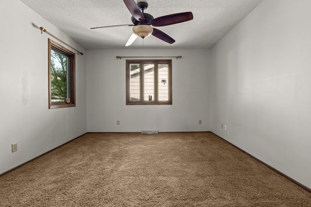 405 14th Street N, Moorhead, MN 56560