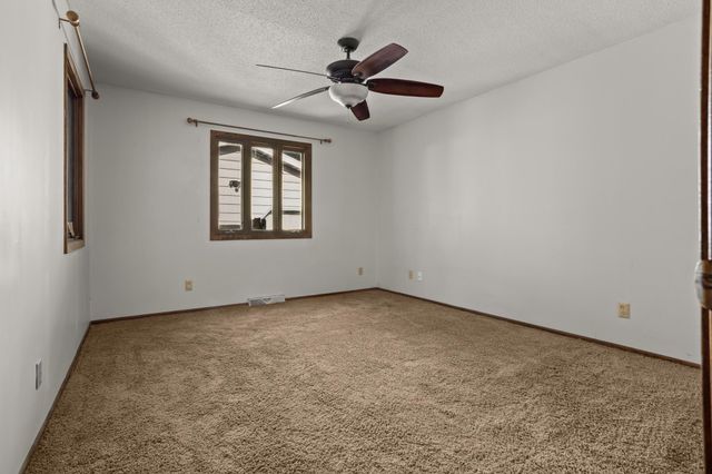 405 14th Street N, Moorhead, MN 56560