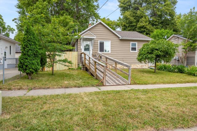 405 14th Street N, Moorhead, MN 56560
