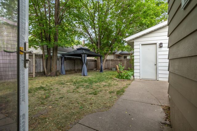 405 14th Street N, Moorhead, MN 56560