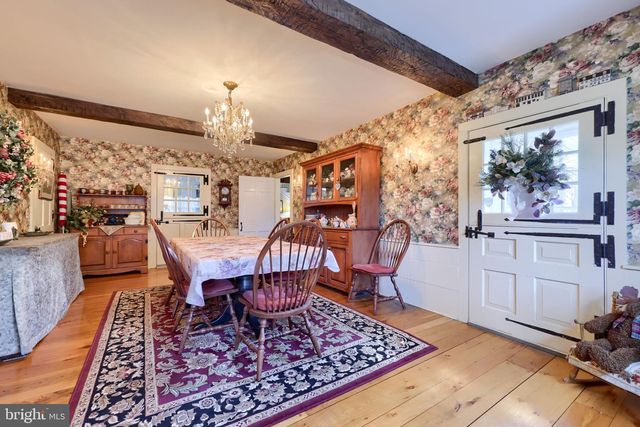 371 E MAIN ST, New Holland, PA 17557