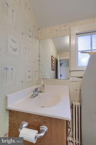 371 E MAIN ST, New Holland, PA 17557