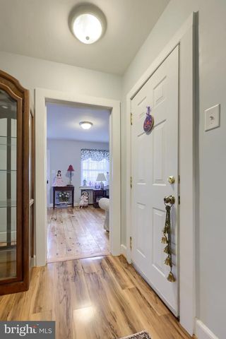 371 E MAIN ST, New Holland, PA 17557